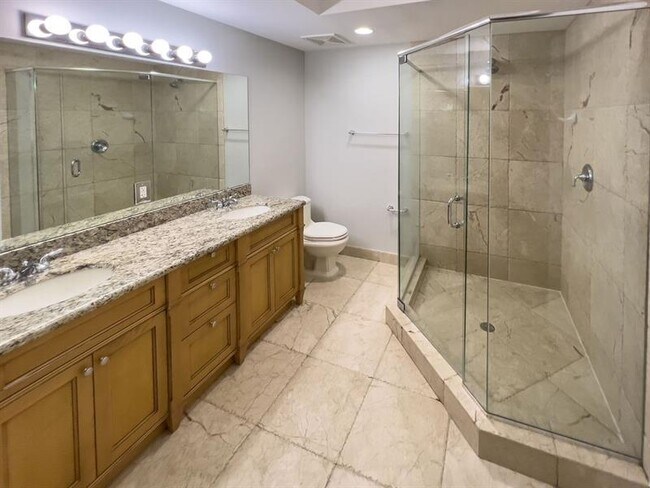 Building Photo - 4241 N Ocean Blvd