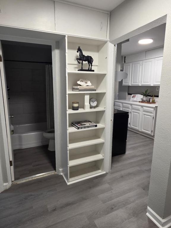 Building Photo - 7831 Trenton Ave