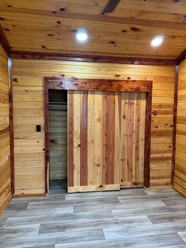 Building Photo - 1723 Black Zion Rd