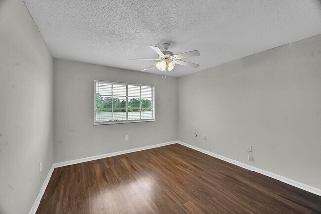 Building Photo - 3738 NW Adriatic Ln