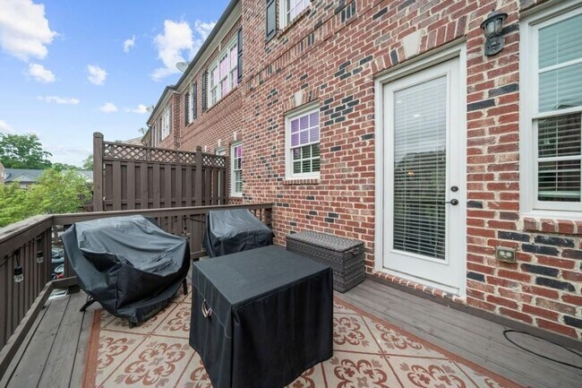 Building Photo - 410 Rose Garden Ln