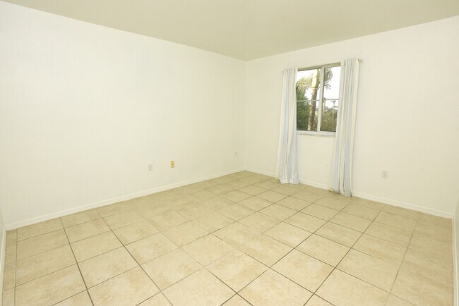 Building Photo - 8906 W Flagler St