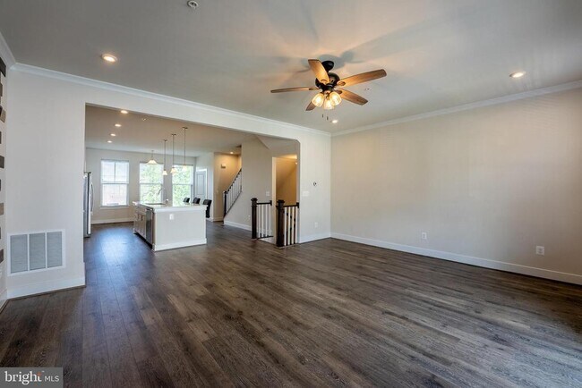 Building Photo - 6069 Dreher Ct