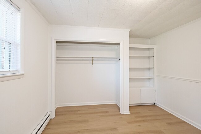 Building Photo - Move-in Ready Northern Albemarle County Home