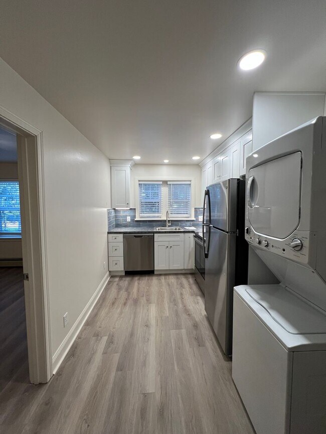Building Photo - Newly Renovated 1 Bedroom with Washer & Dryer in Neffsville, Electric included!