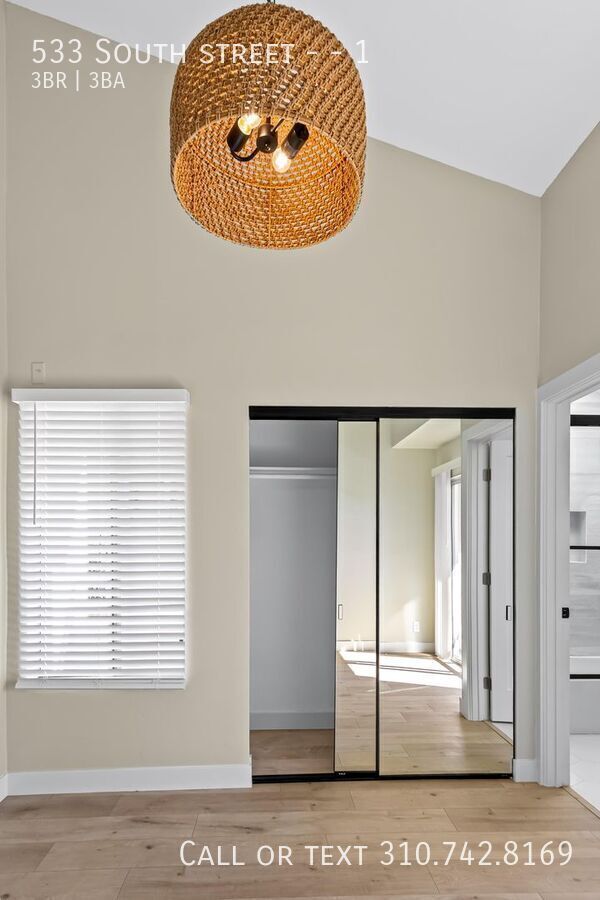 Building Photo - 533 South St