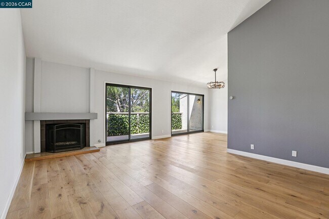 Building Photo - 1541 Moraga Way