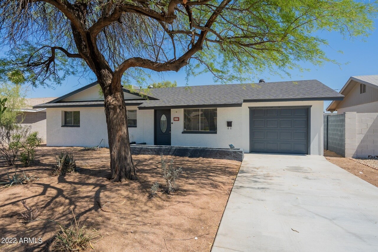 Building Photo - 822 W 18th St