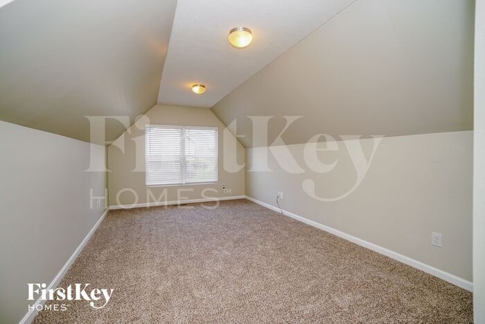 Building Photo - 6328 Marengo St