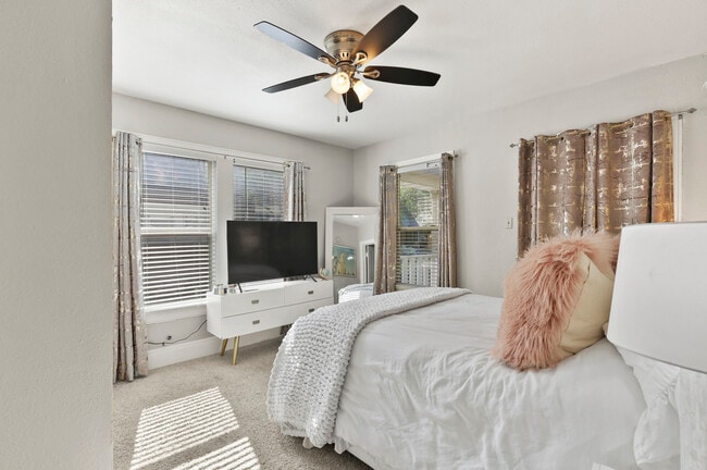 Building Photo - 5805 Vickery Blvd