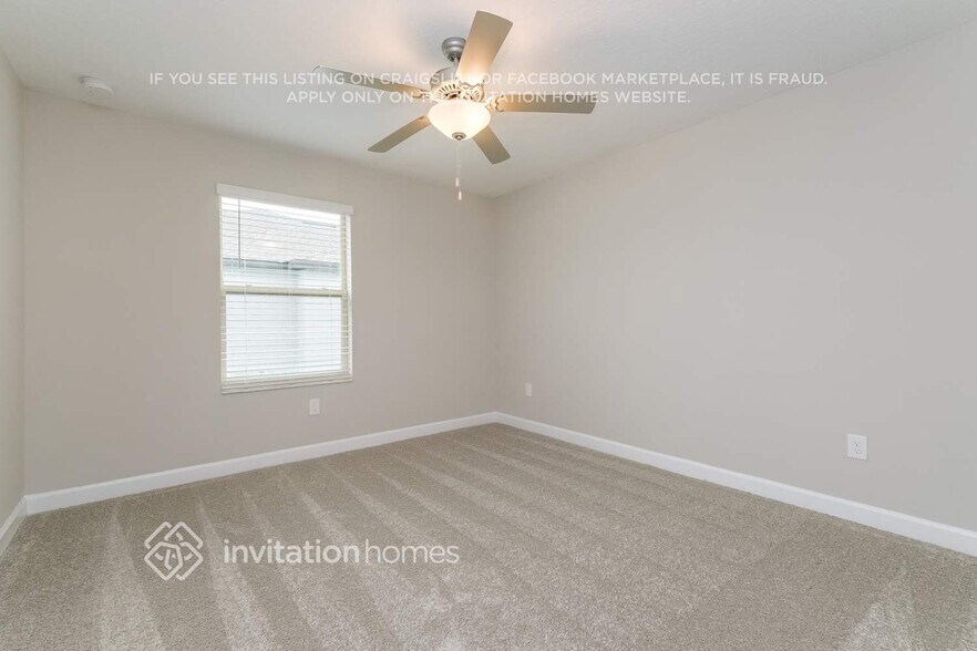 Building Photo - 2894 Coach Manors Way