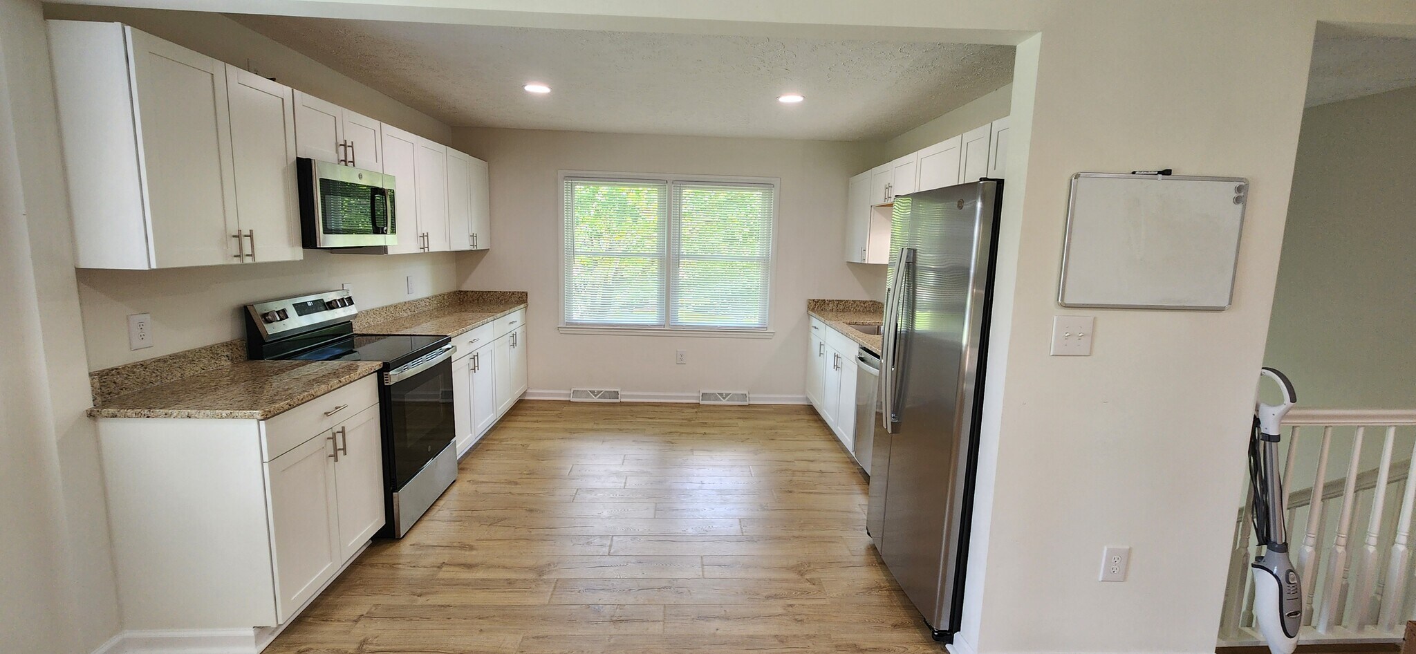 Kitchen - 1704 Danbury Dr