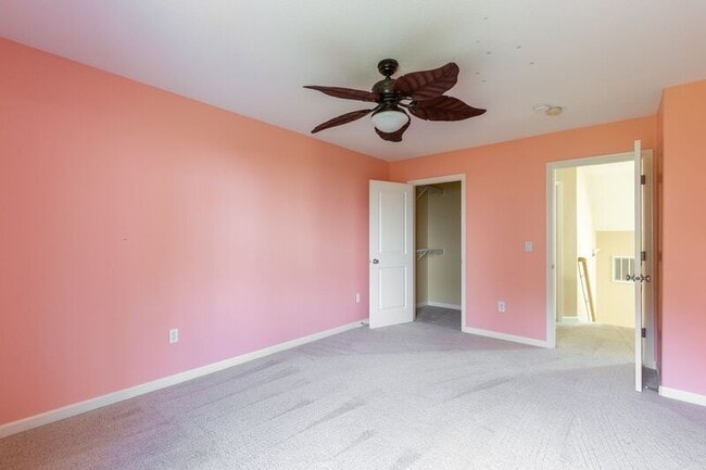 Building Photo - 11528 SE Verns Way
