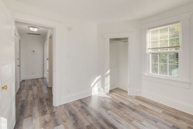 Building Photo - 1135 Jackson Ave