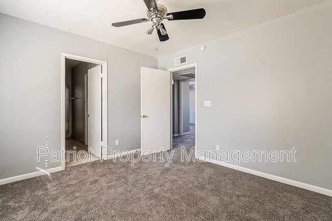 Building Photo - 8331 E Thomas Rd