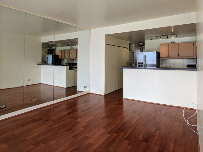 Building Photo - Penthouse 1 BR, 1 BA, 1-PRKG With Sweeping Mountain Views at Canal House