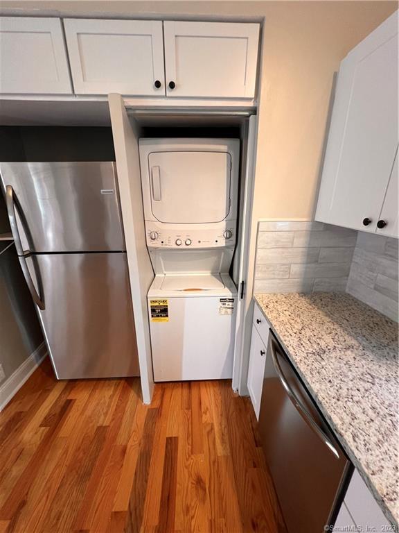Washer/dryer included - 303 Quaker Ln S
