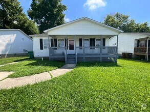 Building Photo - Remodeled High Point home! 3 Bedroom, 2 Ba...