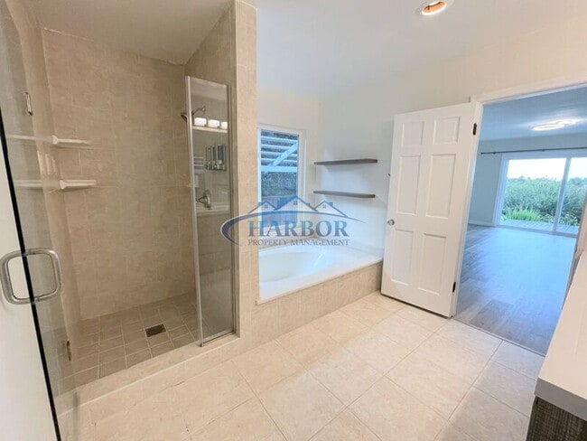 Building Photo - 23 Rockinghorse Rd