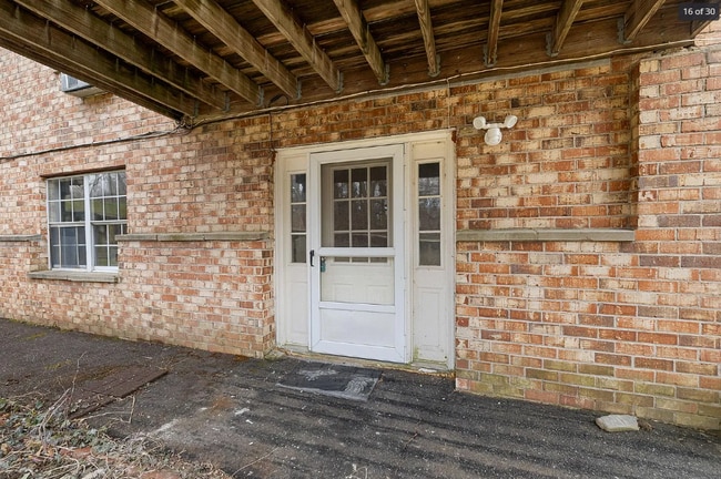 Building Photo - 41 Whisconier Vlg