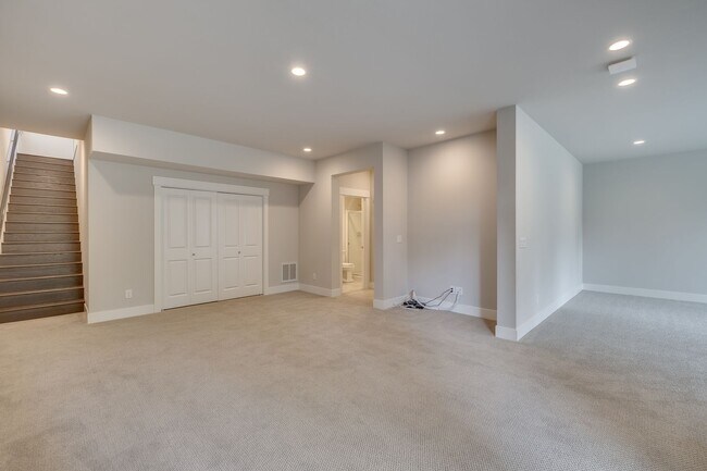 Building Photo - Beautiful 4 bedroom home in Canterbury Par...