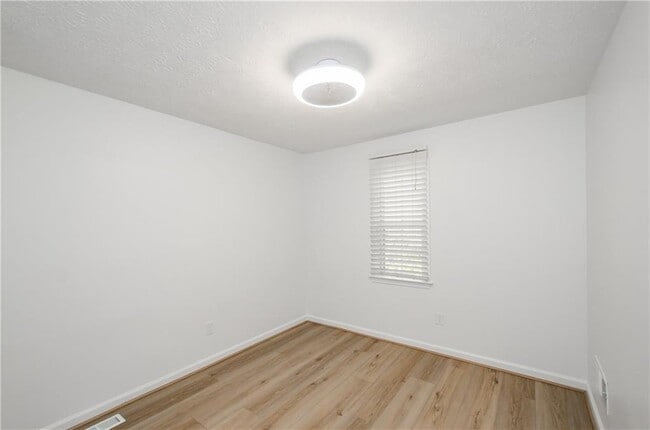 Building Photo - 2470 Cambridge Hills Rd