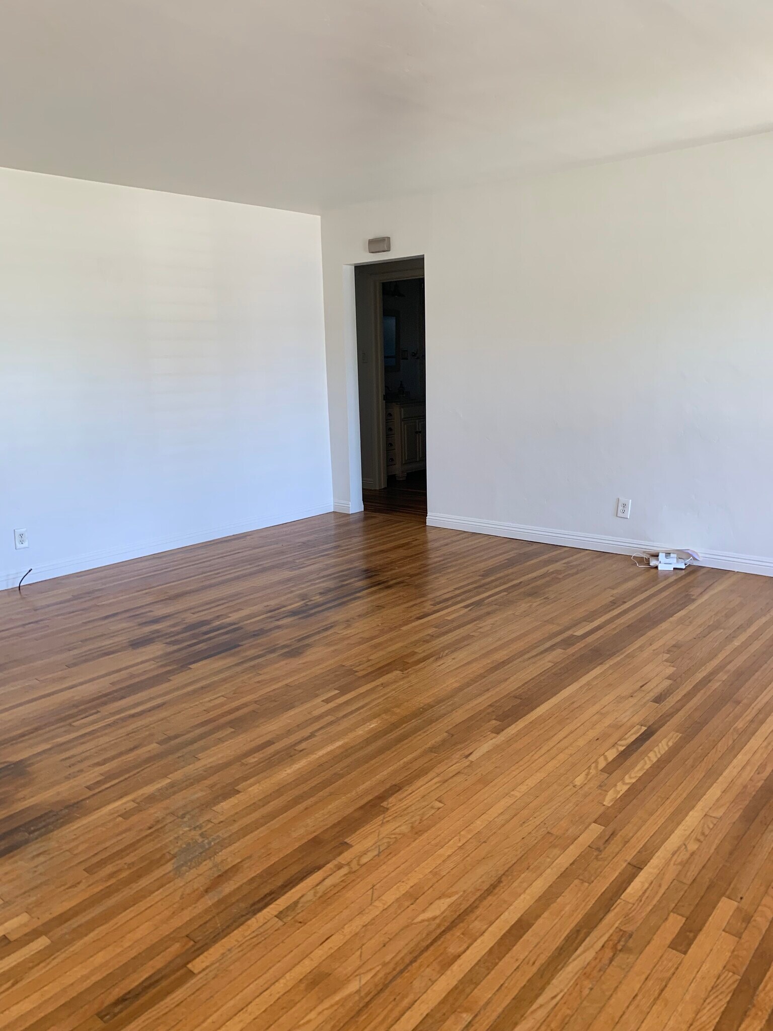 Building Photo - 2701 Truxtun Ave