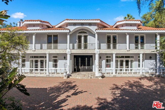 Building Photo - 23135 Dolorosa St