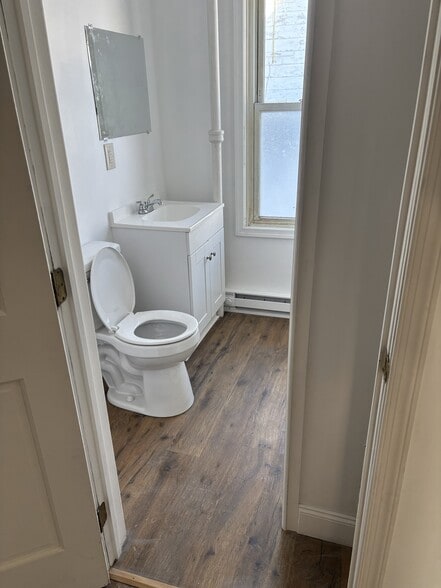 Building Photo - 615 Broad St