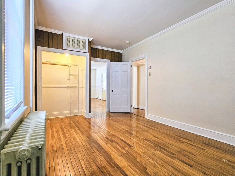 Building Photo - 2050 State St