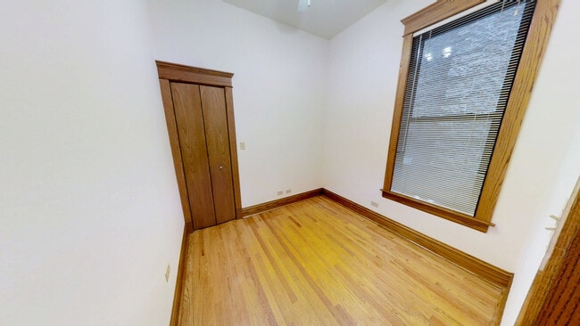 Building Photo - 1139 W Webster Ave