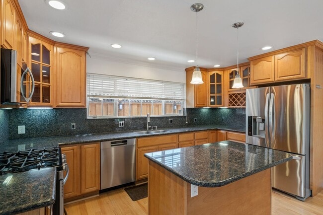 Building Photo - Beautiful home with Campbell schools