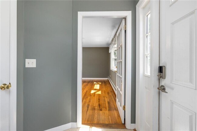 Building Photo - 7 Restmere Terrace