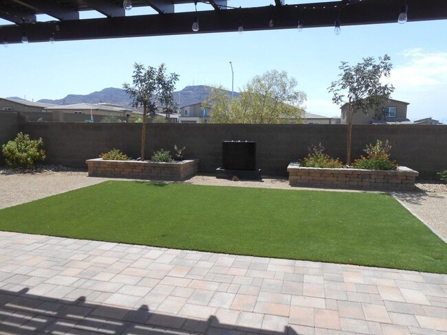 Building Photo - Beautiful Spacious Home in Henderson