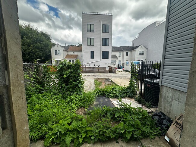 Building Photo - 1813 N Gratz St