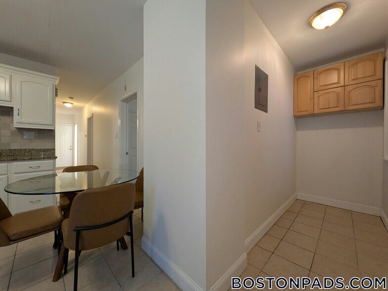 Building Photo - 184 Green St