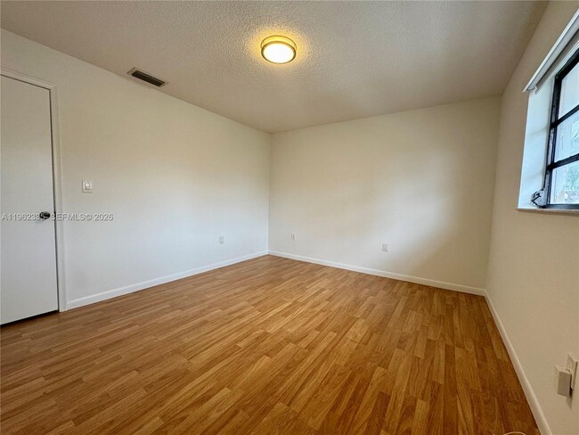 Building Photo - 6375 SW 136th Ct