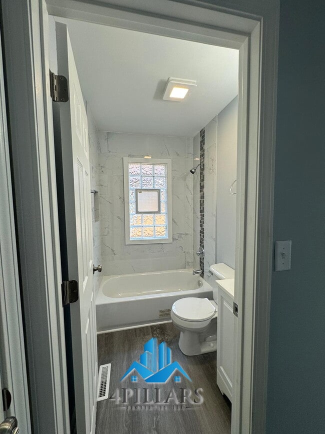 Building Photo - "Beautiful 3-Bedroom Retreat with 2 Baths ...