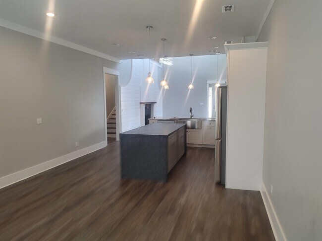 Building Photo - 3589 Esplanade Way