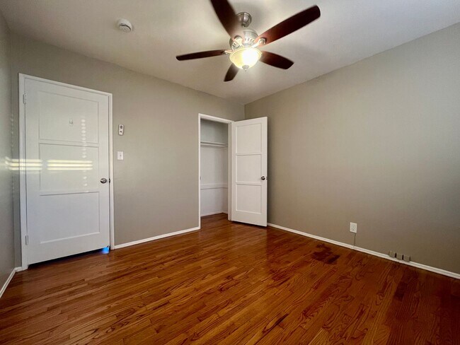 Building Photo - 3 BEDROOM/1 BATH HOUSE IN SOUTHWOOD RIVIERA TORRANCE