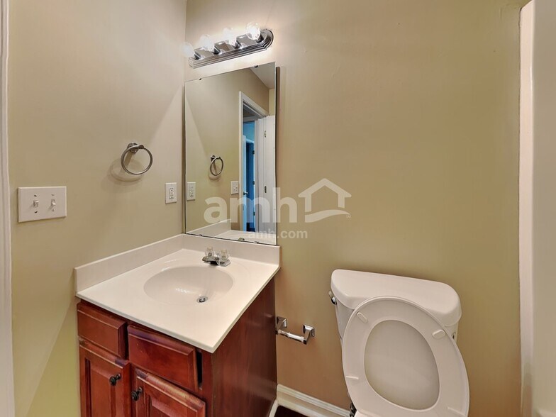 Building Photo - 3324 Forest Mill Cir