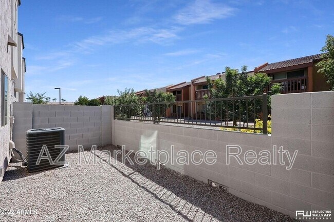 Building Photo - 2149 W Harmont Dr