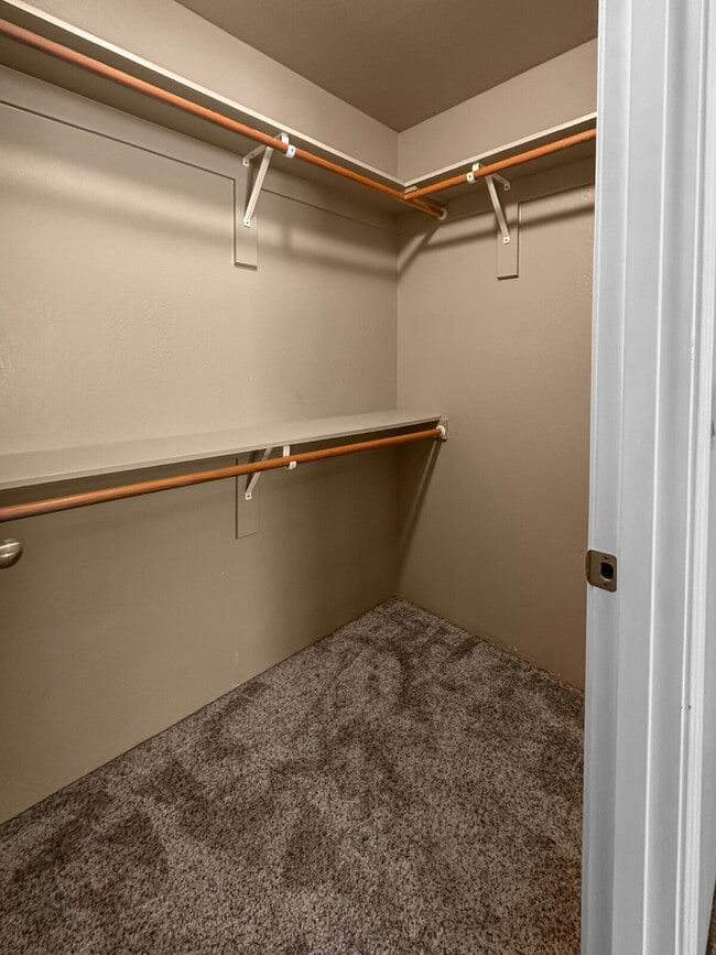 Building Photo - 190 Rivers Edge Dr