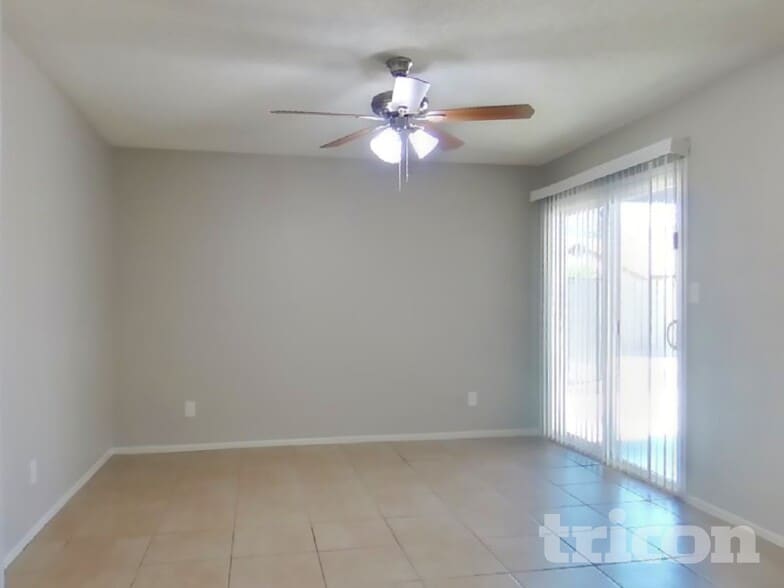 Building Photo - 4055 W Desert Cove Ave