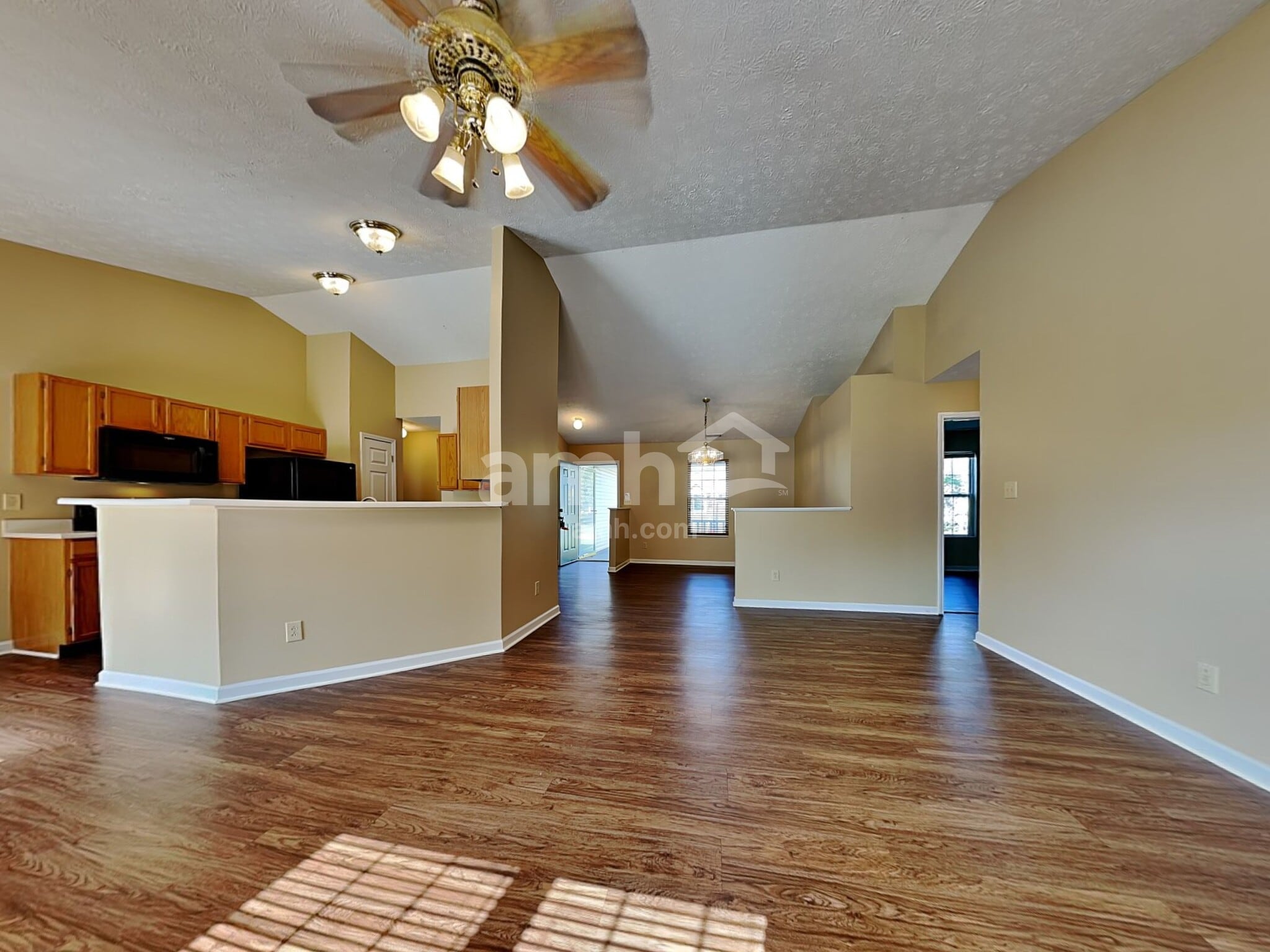 Building Photo - 8749 Trumpeter Dr