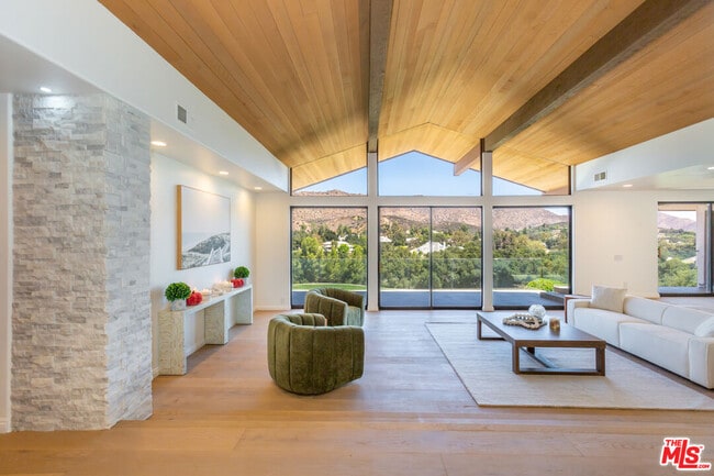 Building Photo - 5109 Lakeview Canyon Rd