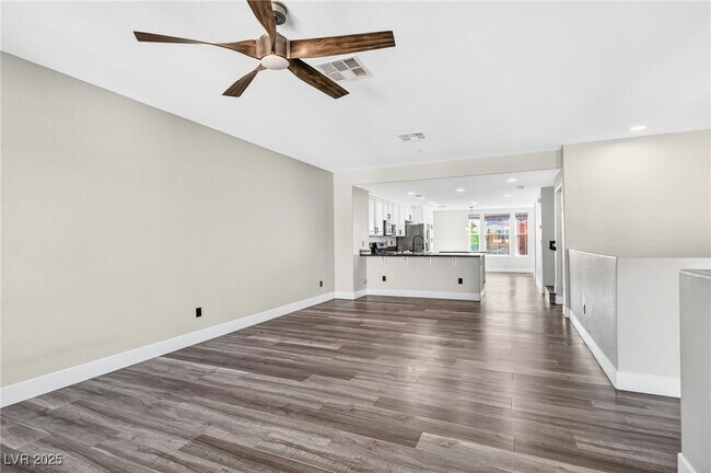 Building Photo - 10091 Sand Key St