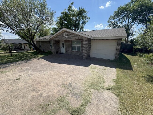 Building Photo - 5502 Wellington Dr