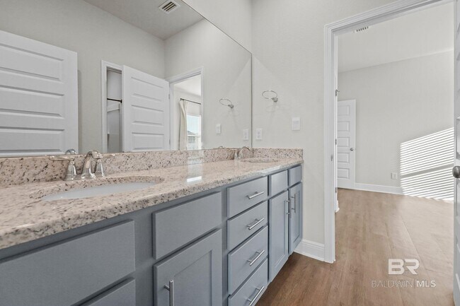 Building Photo - 21121 Yosemite Blvd