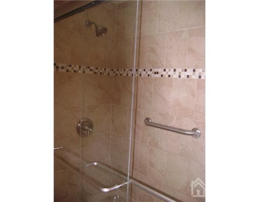 Building Photo - 107 Chatham Dr